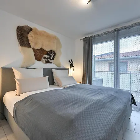 Mensel 1 アパート